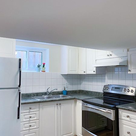 Newly-Renovated 3Br House, 12 Minutes To Airport Apartman Toronto Kültér fotó