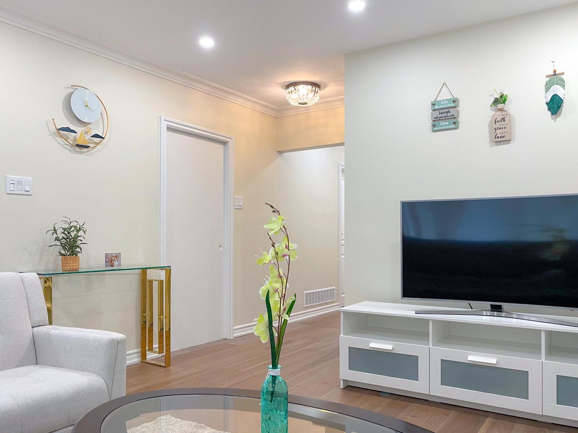 Newly-Renovated 3Br House, 12 Minutes To Airport Apartman Toronto Kültér fotó