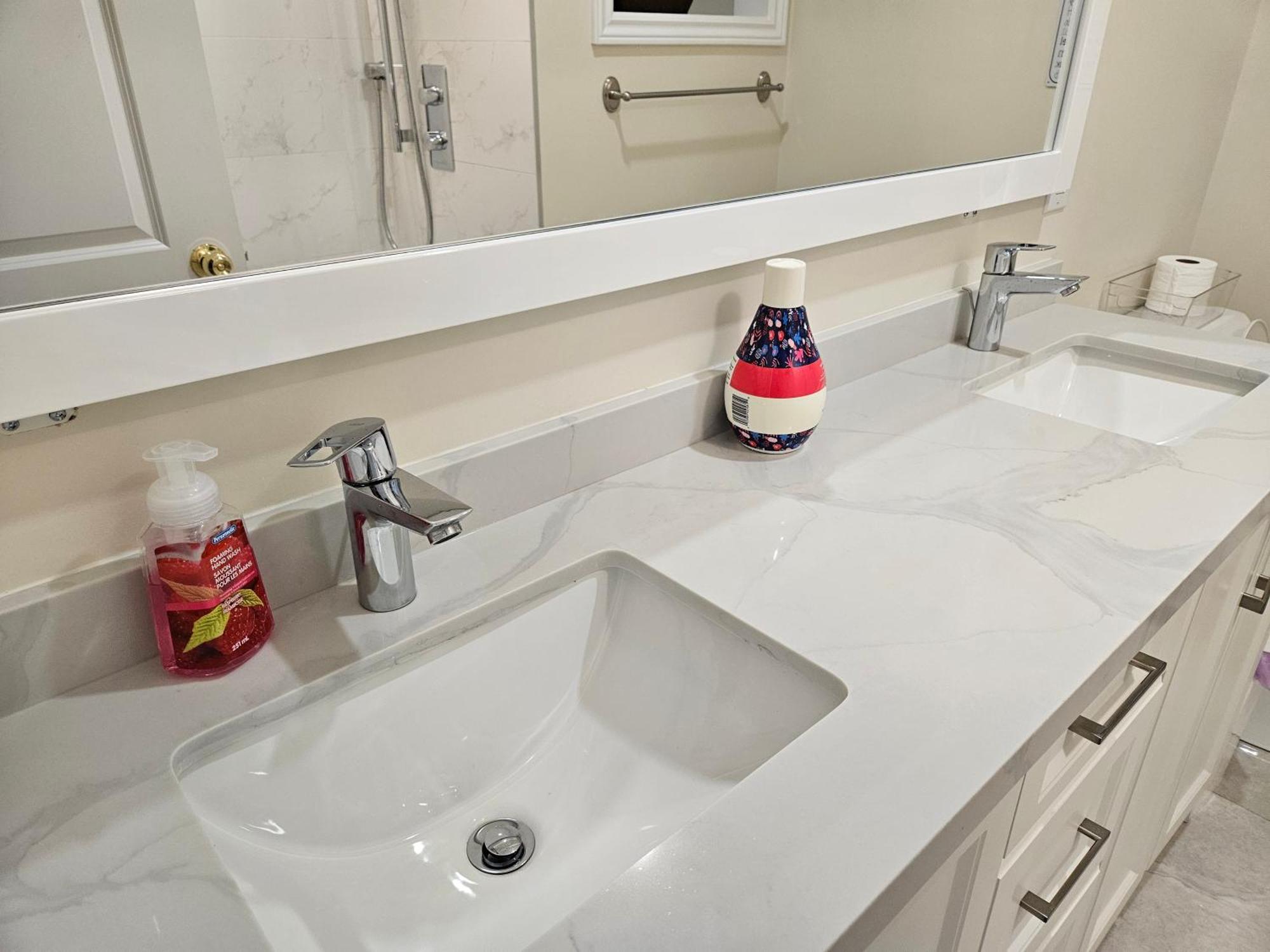 Newly-Renovated 3Br House, 12 Minutes To Airport Apartman Toronto Kültér fotó