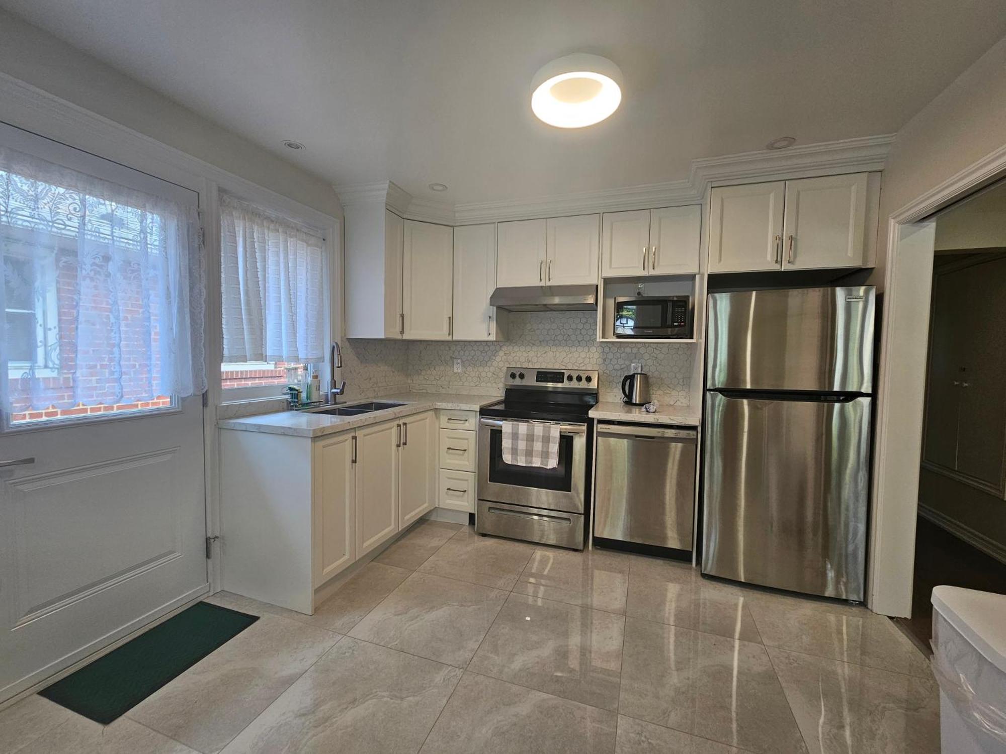 Newly-Renovated 3Br House, 12 Minutes To Airport Apartman Toronto Kültér fotó