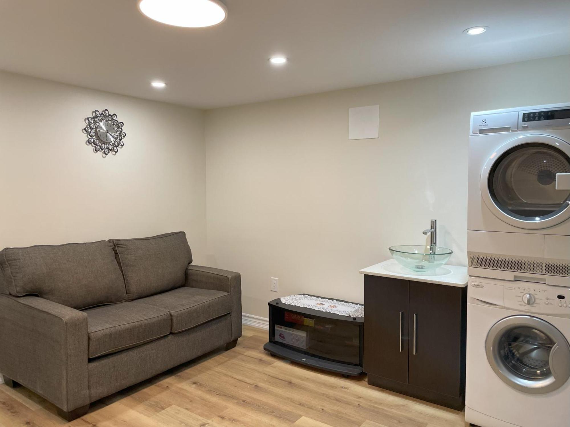 Newly-Renovated 3Br House, 12 Minutes To Airport Apartman Toronto Kültér fotó