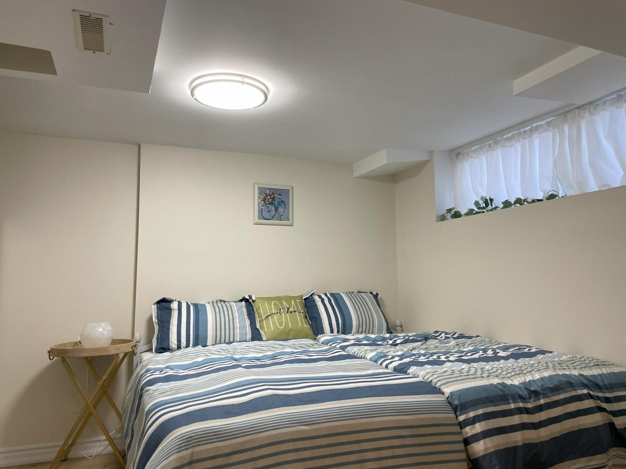Newly-Renovated 3Br House, 12 Minutes To Airport Apartman Toronto Kültér fotó