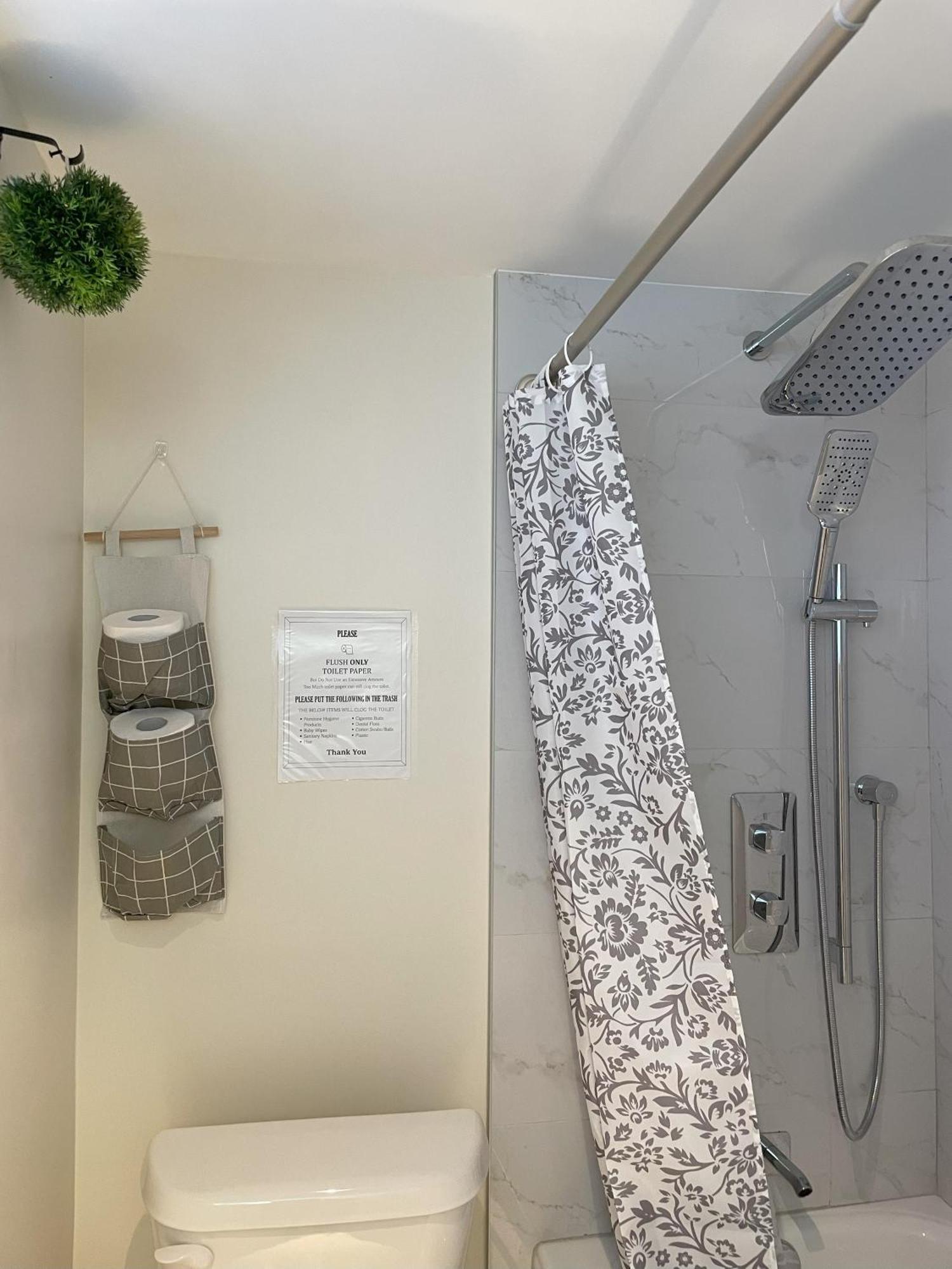 Newly-Renovated 3Br House, 12 Minutes To Airport Apartman Toronto Kültér fotó